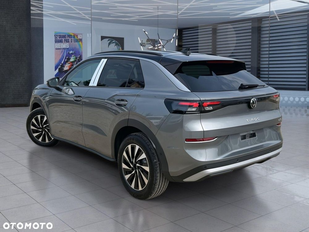 Volkswagen T-Roc - 13