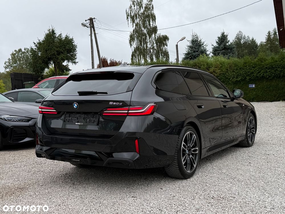 BMW Seria 5 520d xDrive Touring - 34