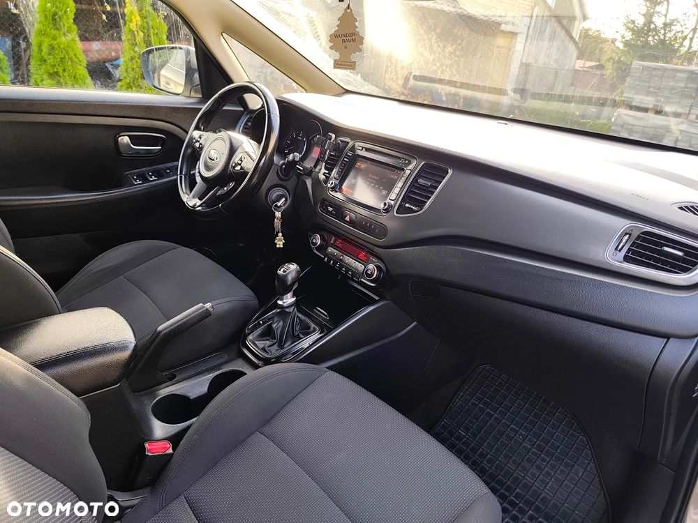 Kia Carens 1.7 CRDi 115 UEFA EURO 2016 - 15