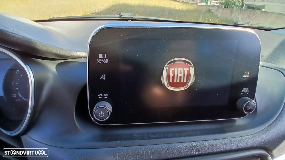 Fiat Tipo Station Wagon 1.3 M-Jet Lounge - 22