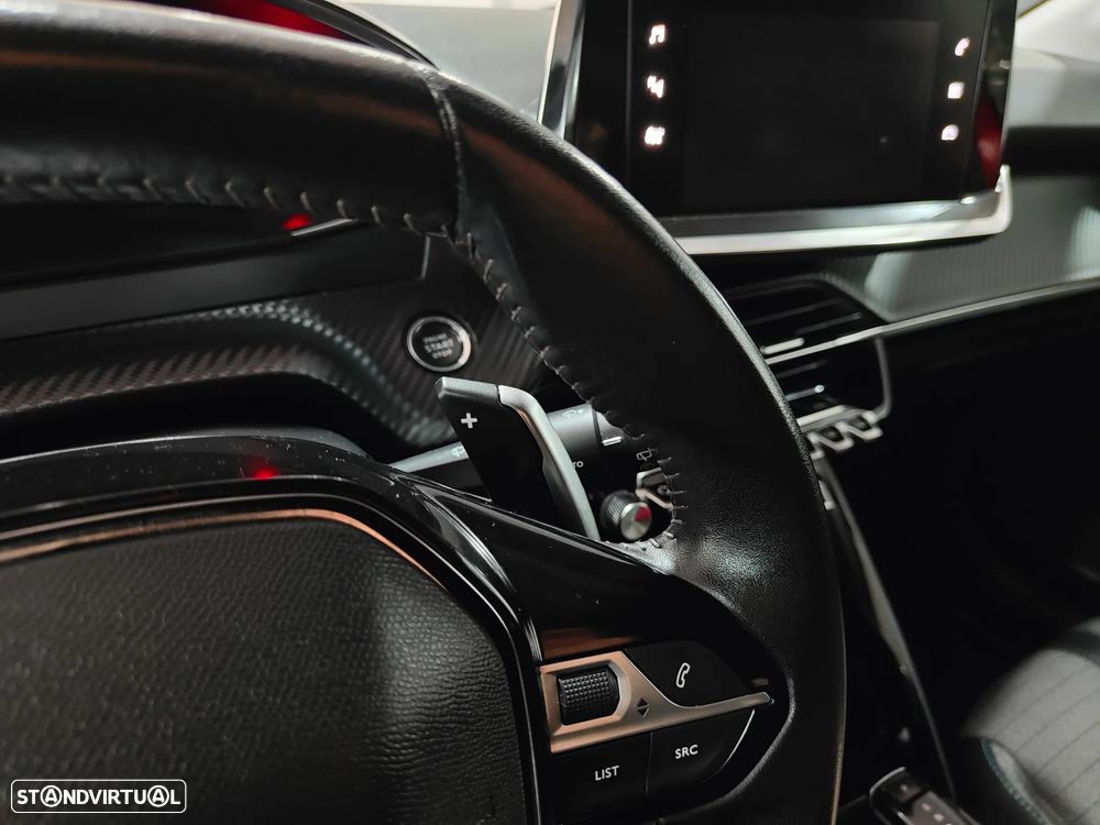 Peugeot 208 1.2 PureTech Allure EAT8 - 54