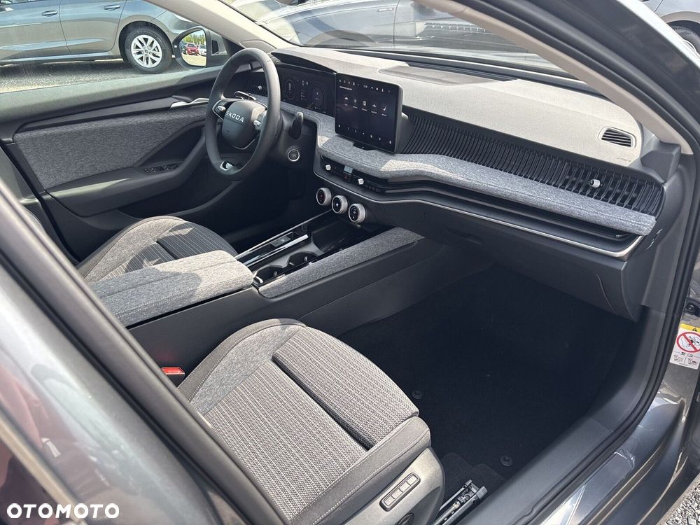 Skoda Superb 2.0 TSI Drive DSG - 17