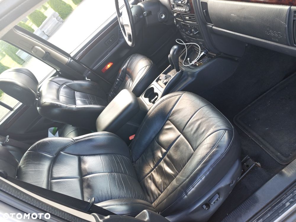 Jeep Cherokee - 4