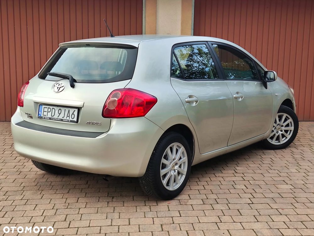 Toyota Auris 1.6 VVT-i Team - 14