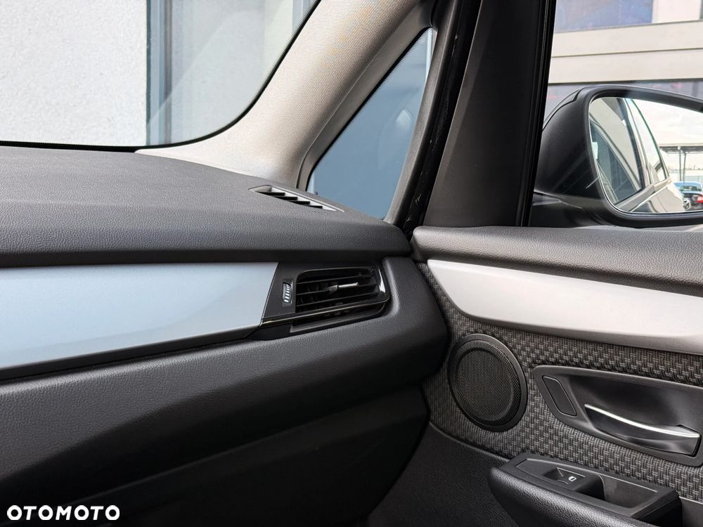 BMW Seria 2 218i - 18