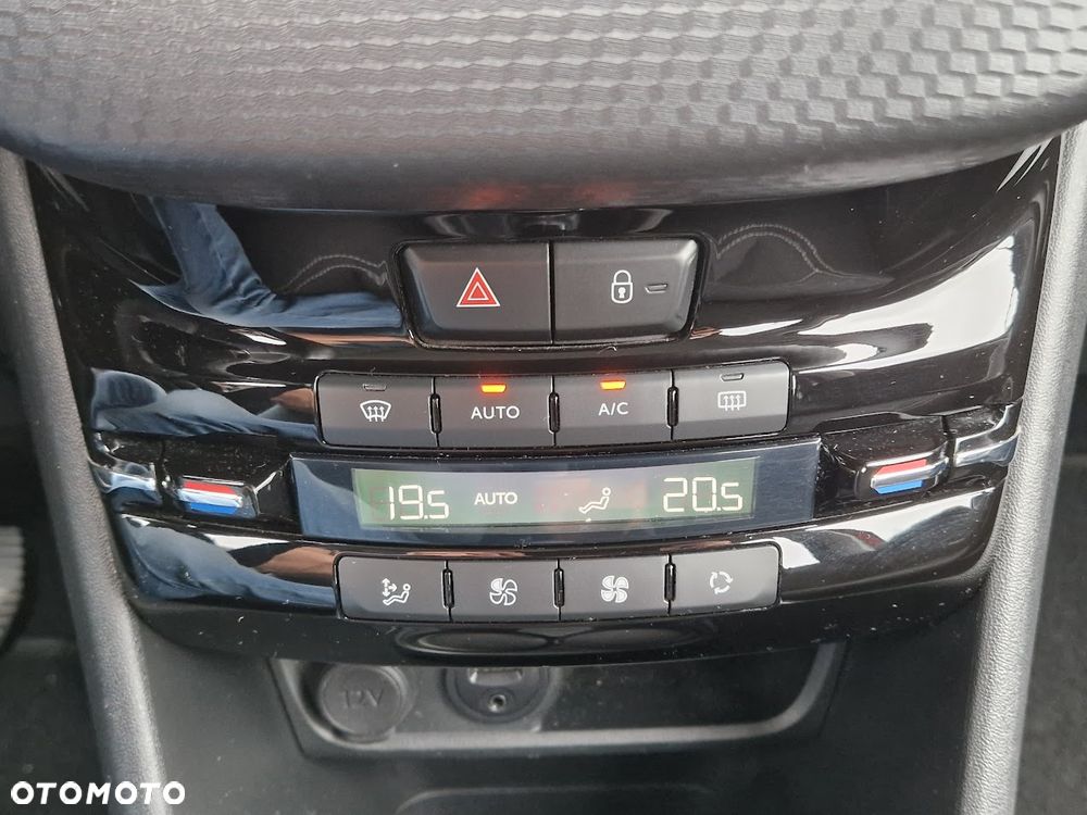 Peugeot 2008 PureTech 110 Stop&Start Allure - 23
