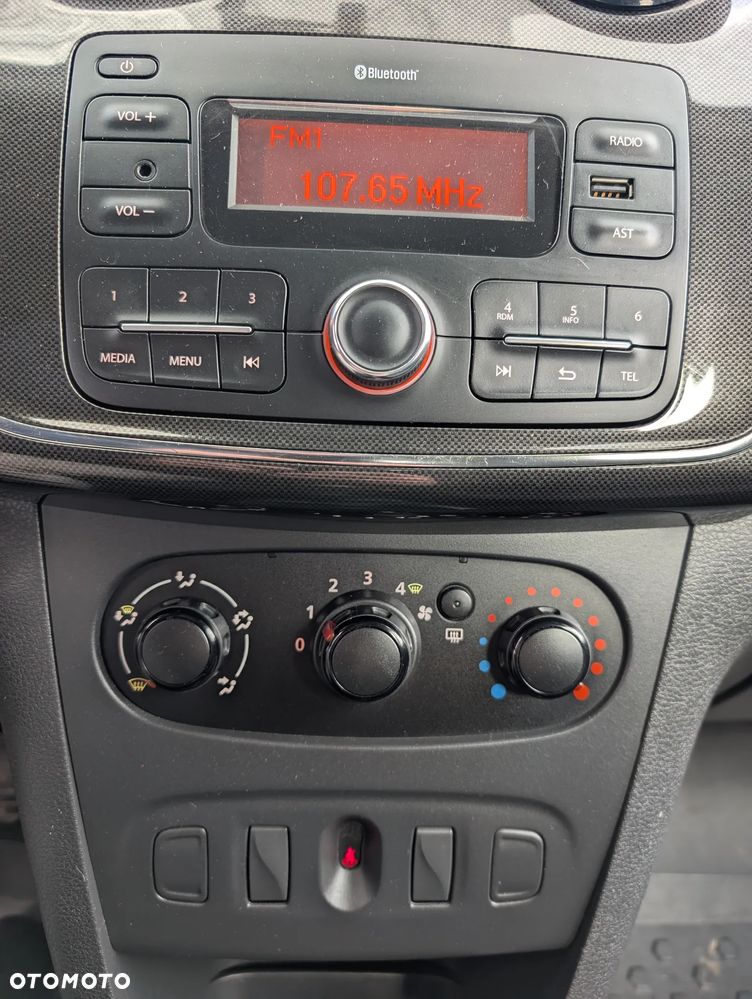 Dacia Logan 1.2 16V Ambiance EU6 - 12