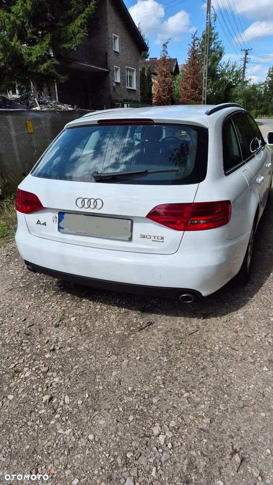 Audi A4 Avant - 16