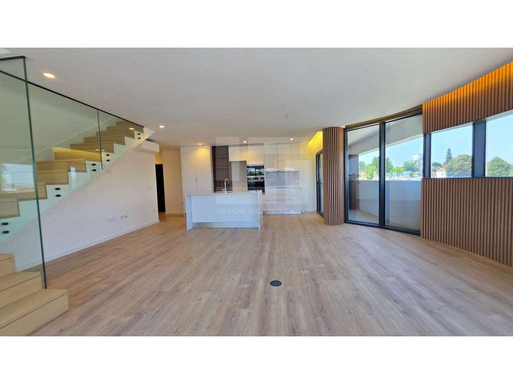 Apartamento Duplex T2 Novo com Terraço de 88m² e Garagem - Repeses,... - Grande imagem: 3/48