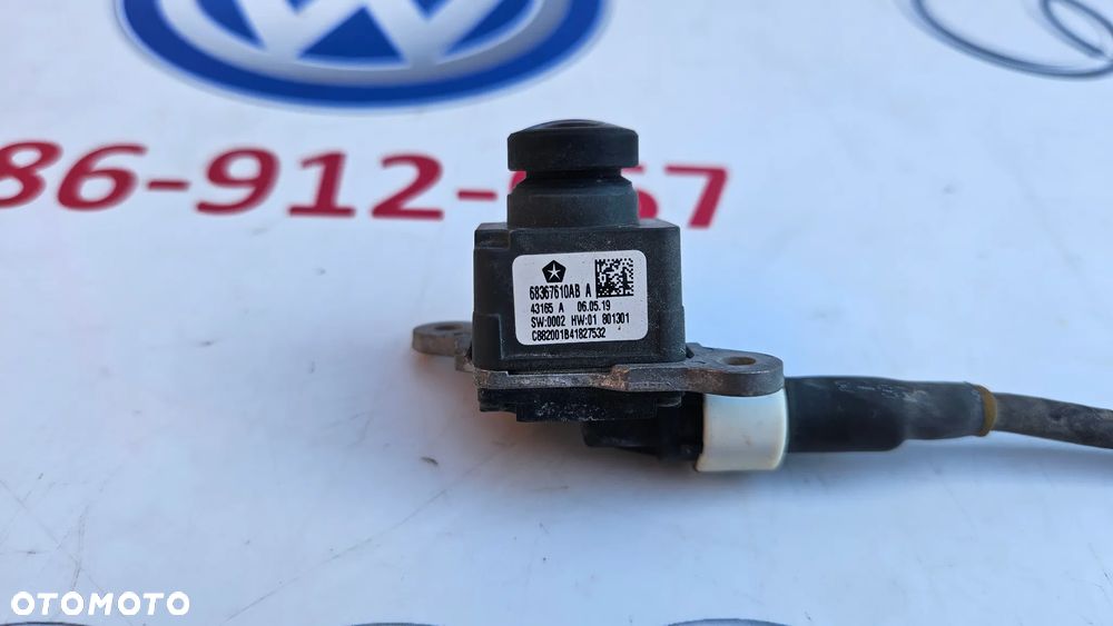 Dodge Durango LIFT 2017- Kamera cofania w klapę bagażnika  68367610AB - 6