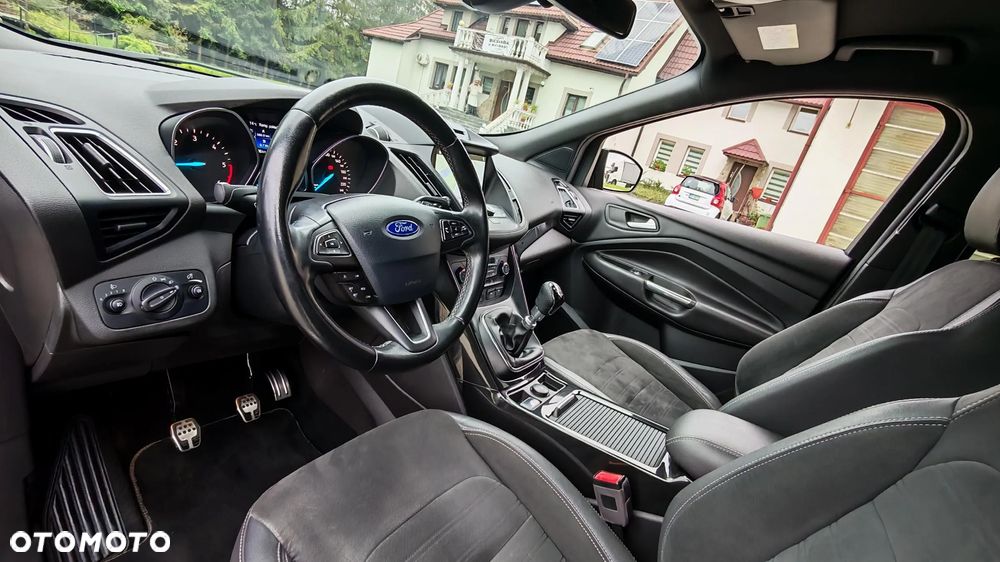 Ford Kuga 2.0 TDCi 4x4 ST-Line - 21