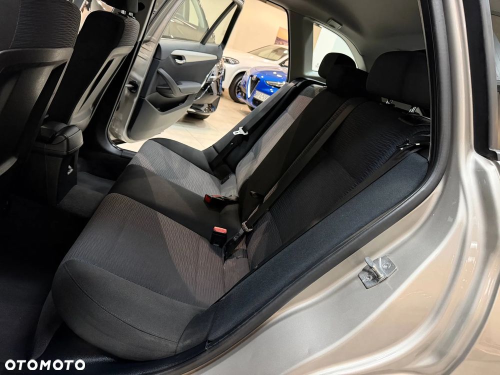 BMW X1 sDrive18i - 31