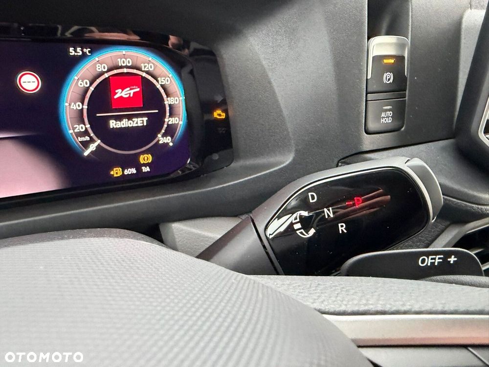 Volkswagen Crafter Crafter 35 Podwozie z pojedynczą kabiną silnik: 2,0 l EURO VI SCR 163 KM / skrzynia biegów: Przedni napęd automatyczna 8-biegowa rozstaw osi: 4490 mm - 14