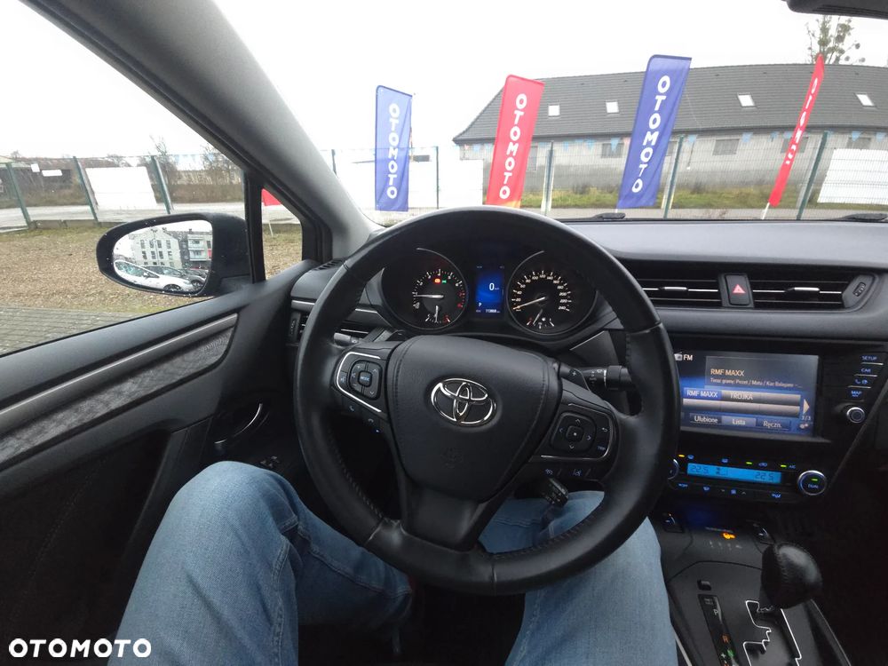 Toyota Avensis 2.0 Prestige NAVI MS - 32