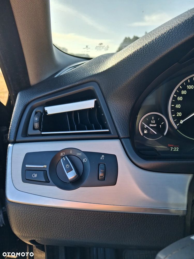 BMW Seria 5 518d - 15