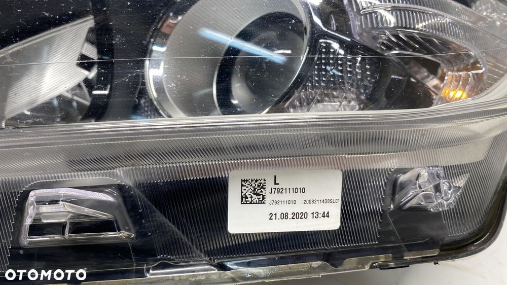 KIA CEED III LAMPA LEWA PRZEDNIA PRZÓD LEWY REFLEKTOR 17-22 - 2