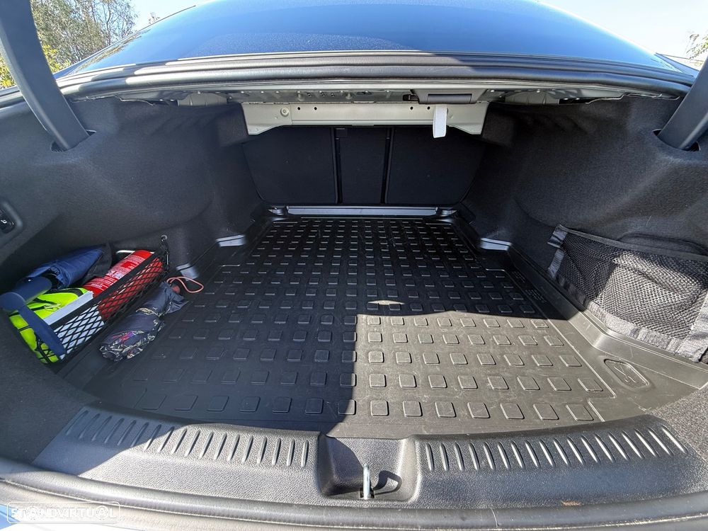 Mercedes-Benz E 220 d - 15