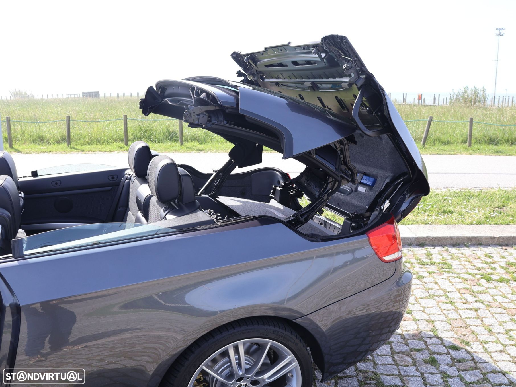 BMW 330 i - 16