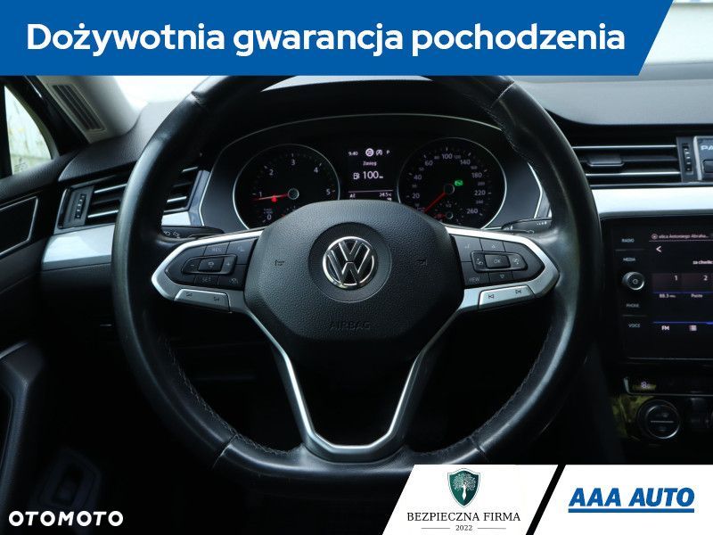 Volkswagen Passat - 21