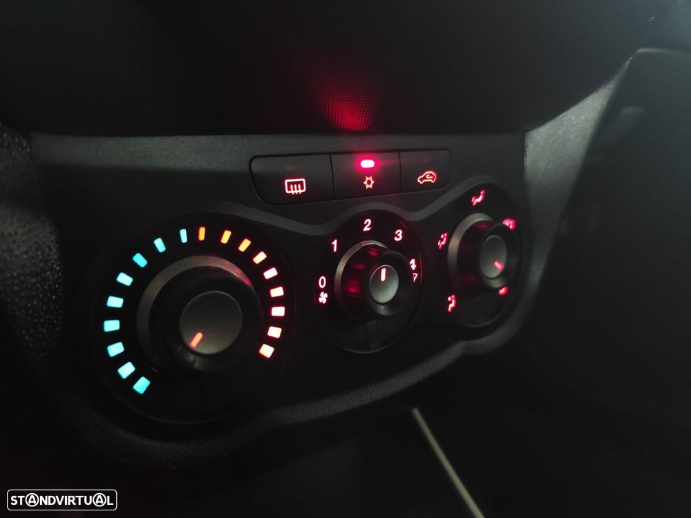 Alfa Romeo MiTo 1.3 JTD Distinctive S&S - 20