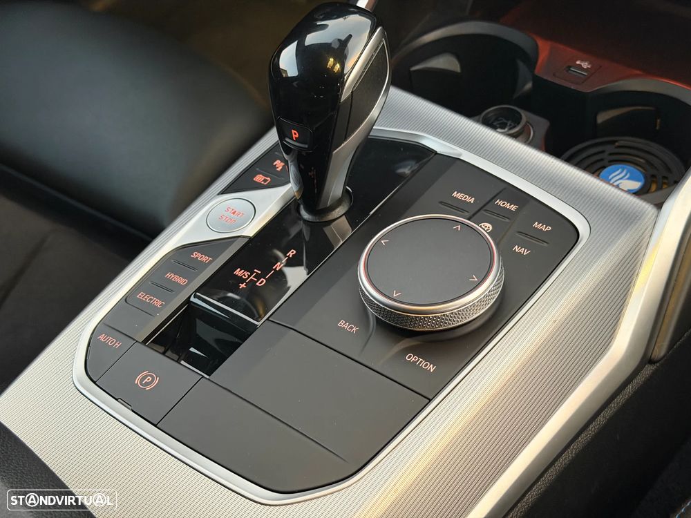 BMW 330 e Aut. M Sport - 18