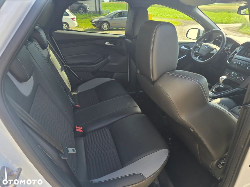 Ford Focus - 21