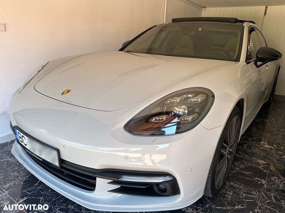 Porsche Panamera 4S - 26