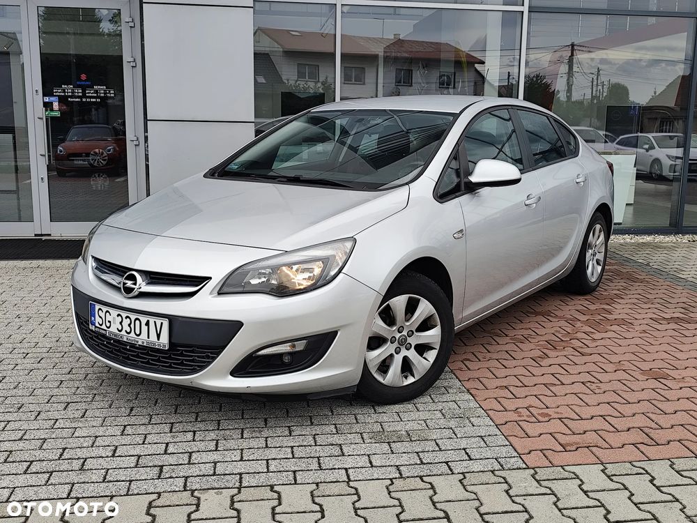 Opel Astra 1.6 Business EU6 - 2