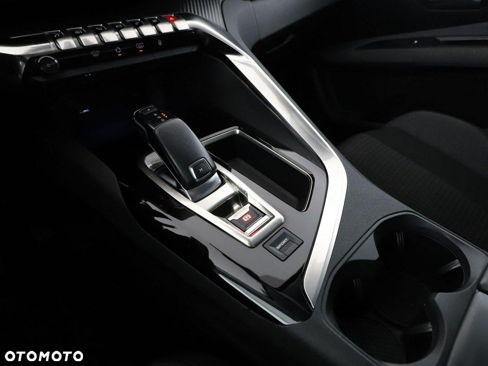 Peugeot 3008 1.5 BlueHDi Active S&S EAT8 - 31