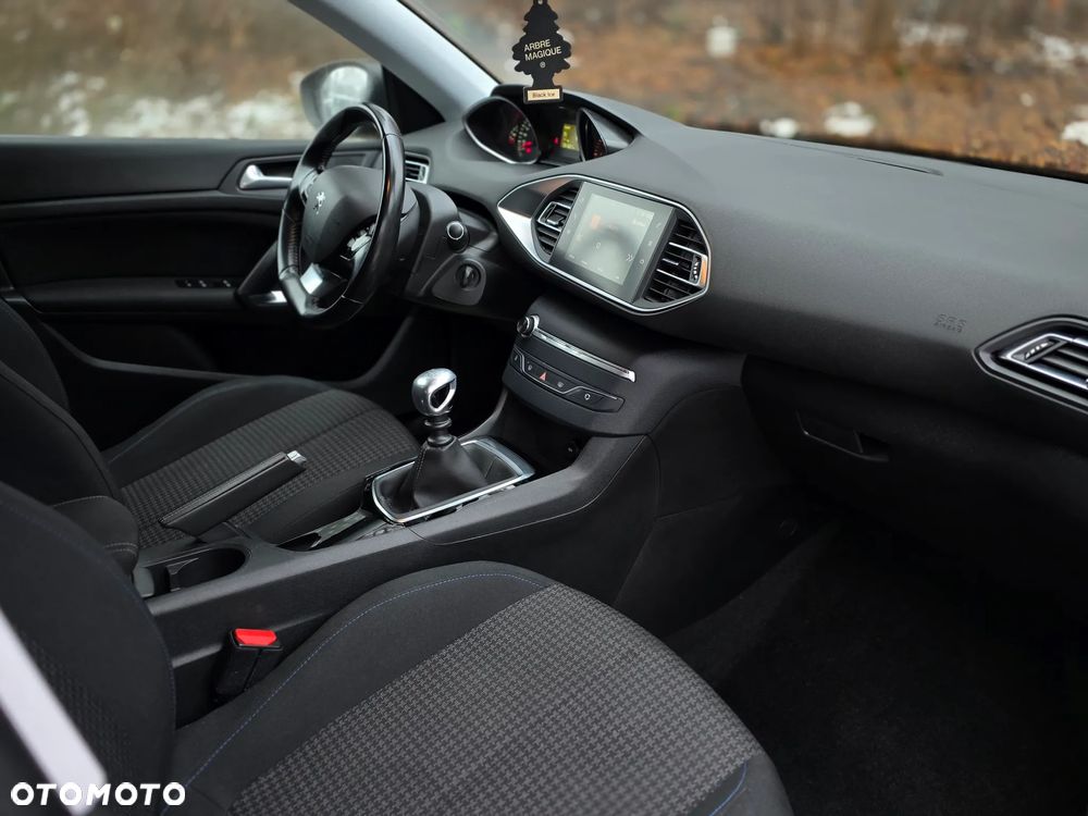 Peugeot 308 PureTech 110 Stop & Start Style - 11