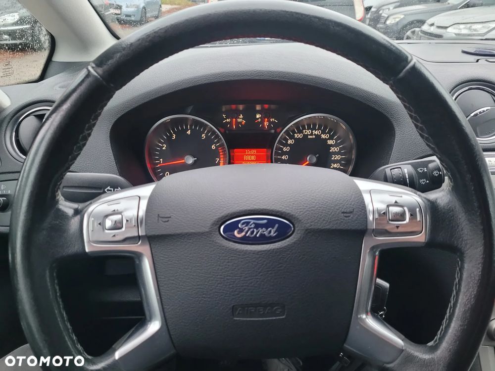 Ford S-Max - 22