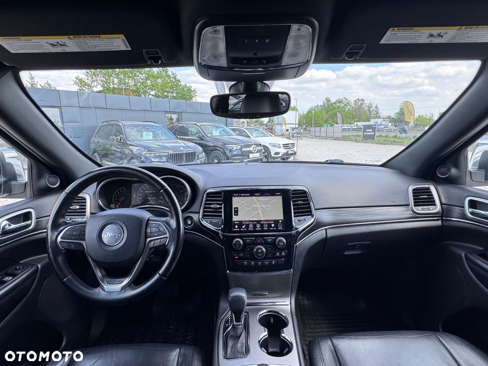 Jeep Grand Cherokee - 12
