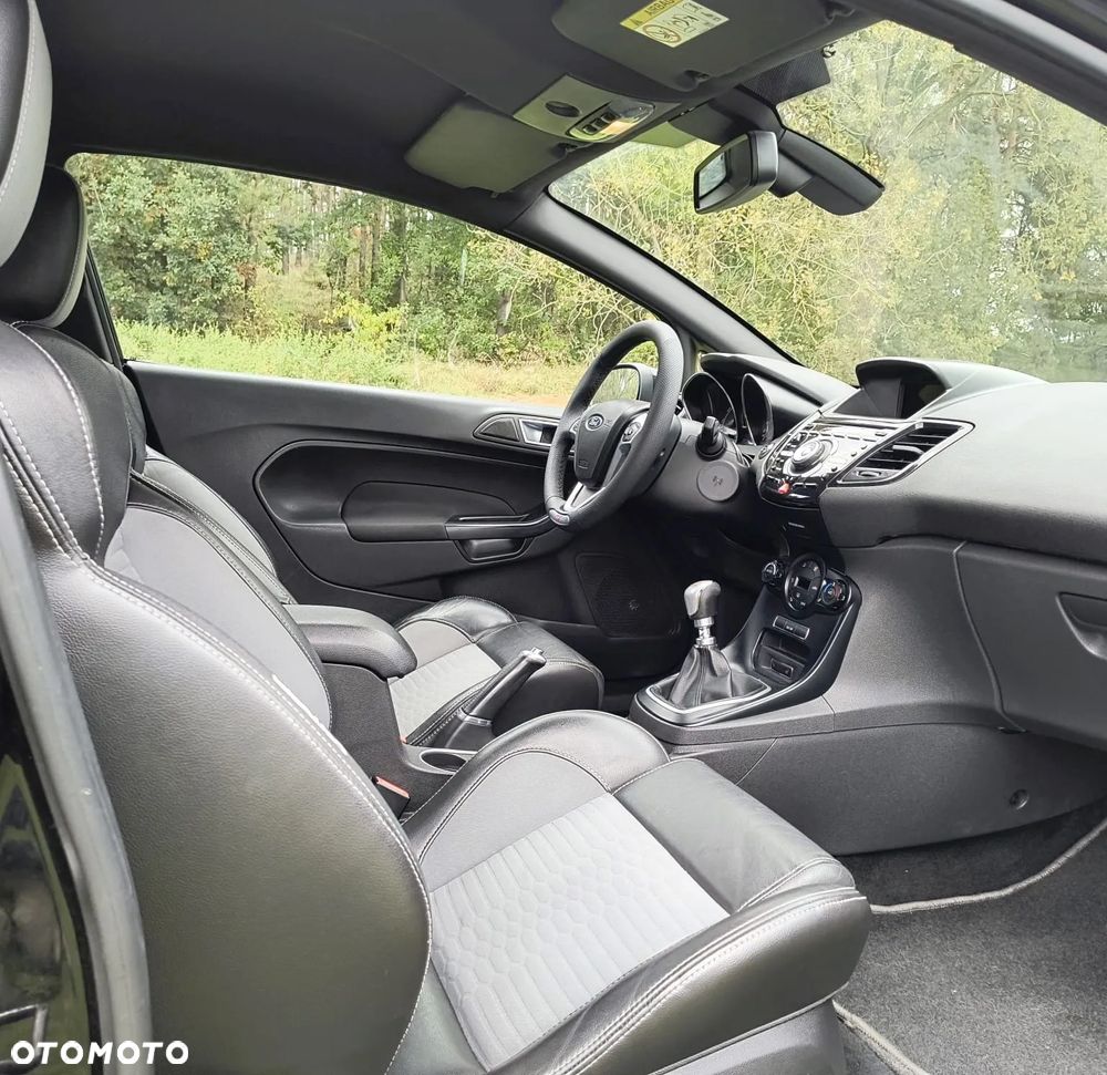 Ford Fiesta ST - 10