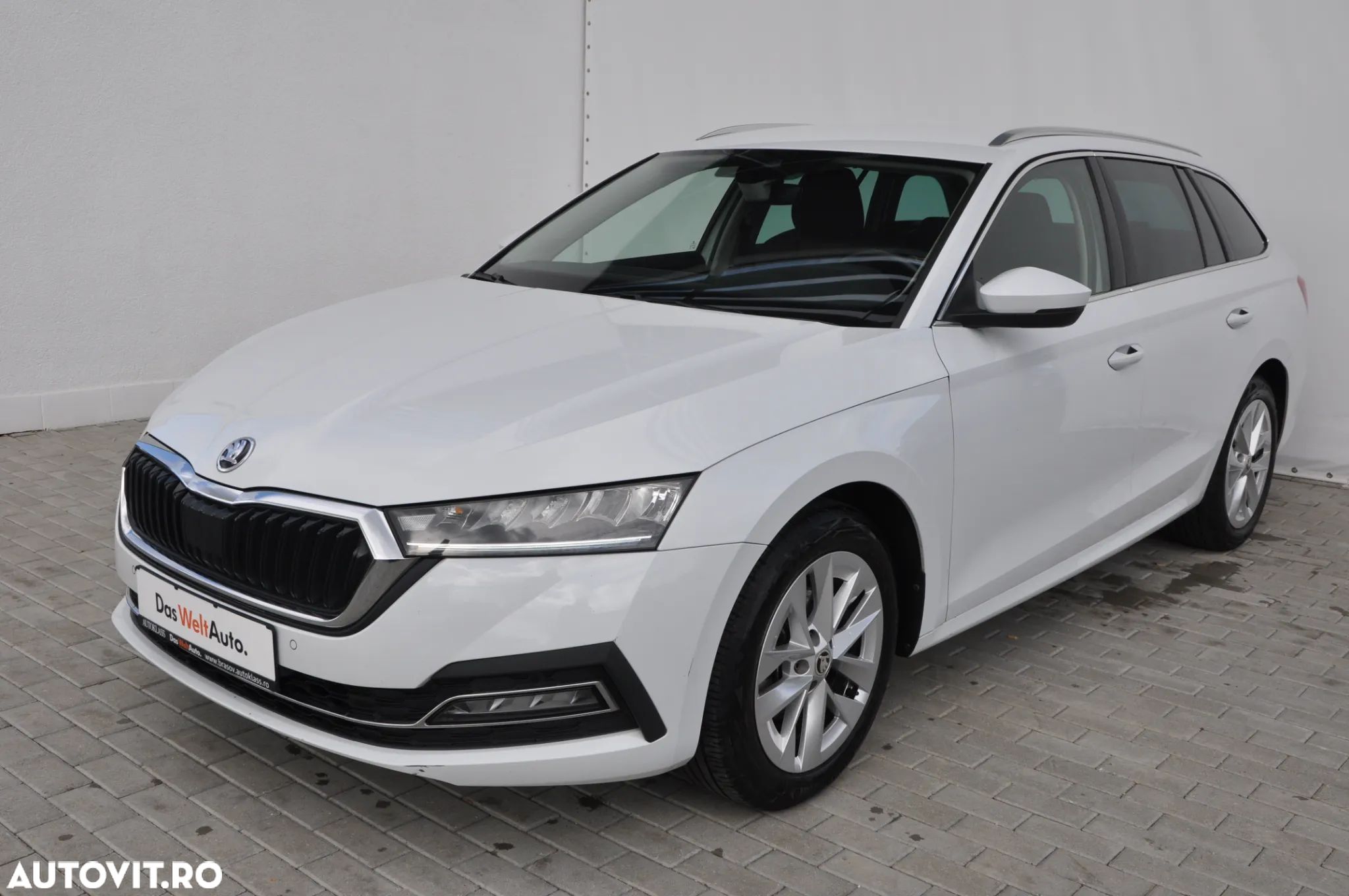 Skoda Octavia Combi 2.0 TDI DSG Ambition - 1