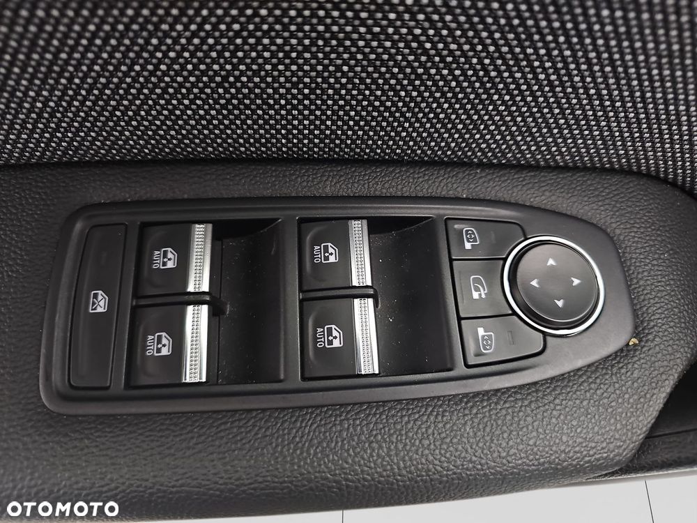 Renault Captur 1.0 TCe Techno - 12