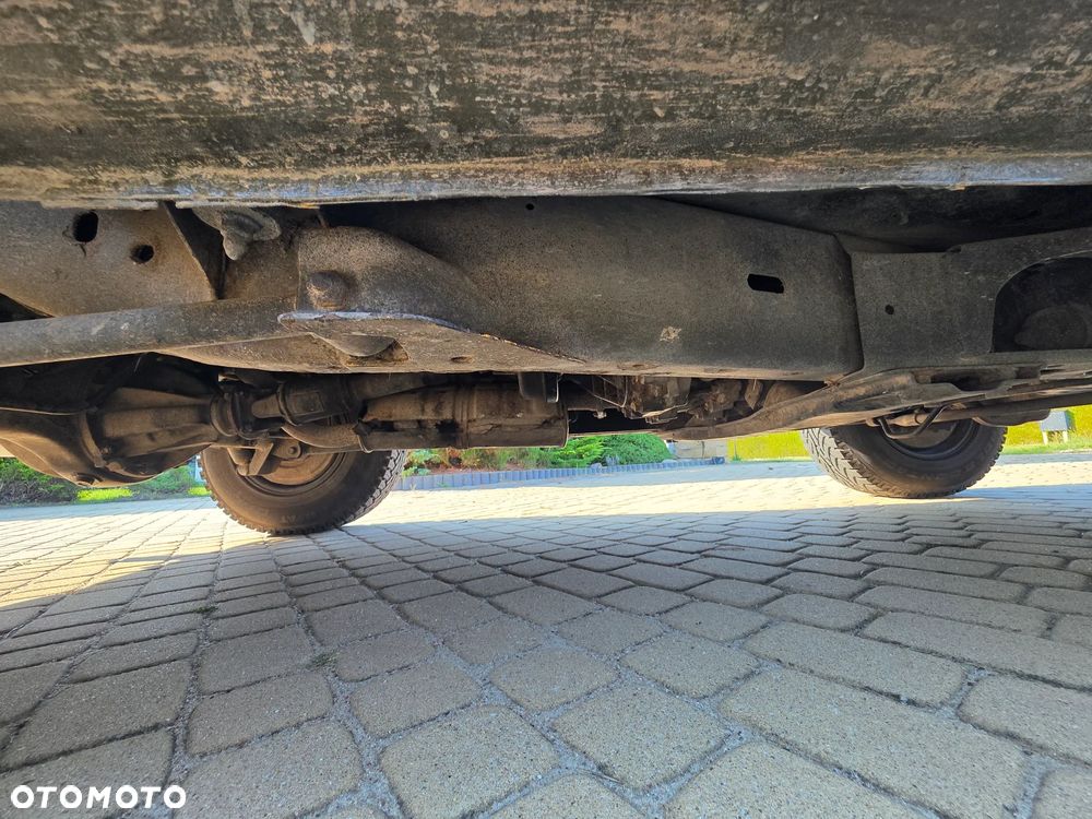 Nissan Patrol 2.8 TD SWB SLX - 9