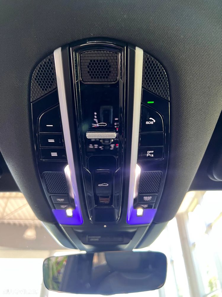 Porsche Cayenne - 13