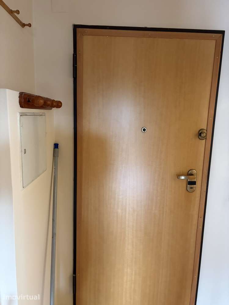 Apartamento T2 com garagem e varanda em São Pedro da Cova - Grande imagem: 5/26
