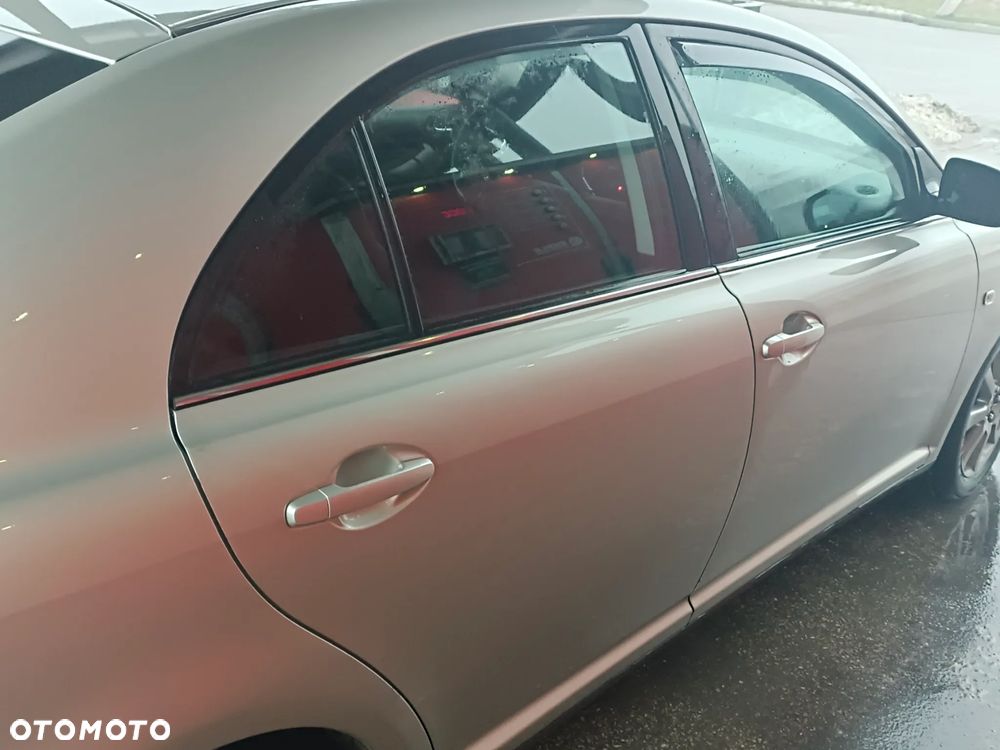 Toyota Avensis 1.8 VVT-i Luna - 7