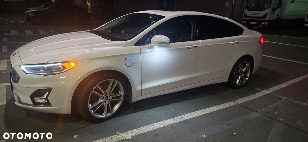 Ford Fusion - 13