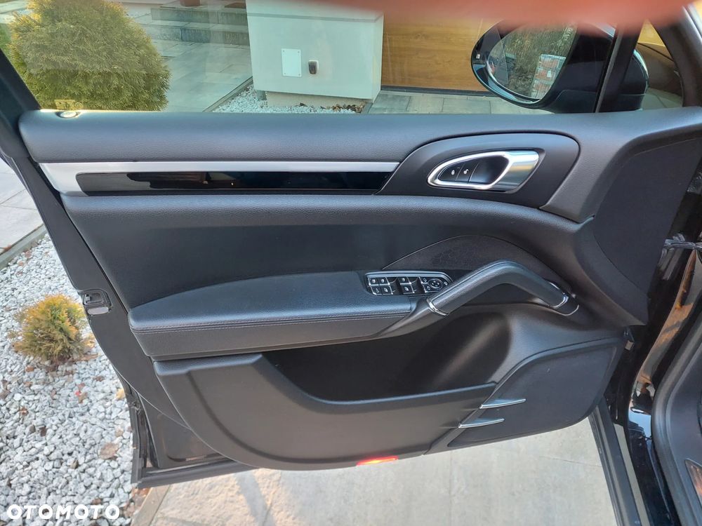 Porsche Cayenne - 17