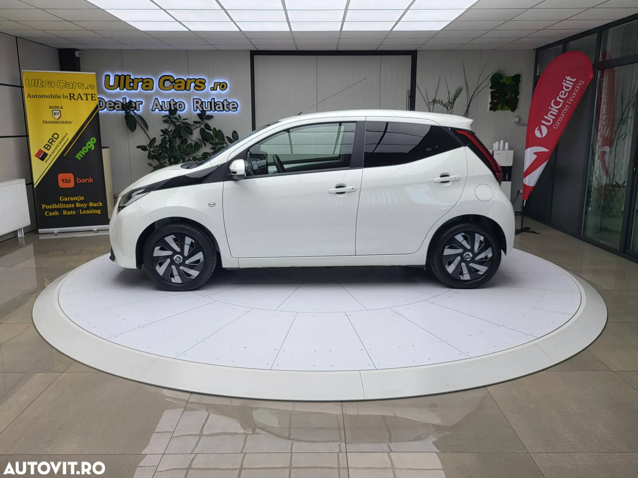 Toyota Aygo 1.0 VVY-I 5 usi X-connect - 2