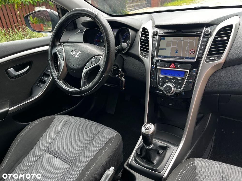 Hyundai i30 blue 1.6 CRDi YES Gold - 6