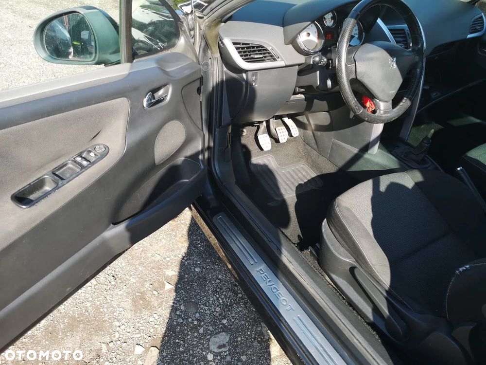 Peugeot 207 CC - 21