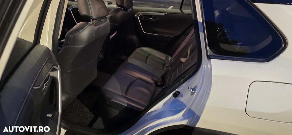 Toyota RAV4 2.5 Hybrid VVT-iE 4x4 Luxury - 8