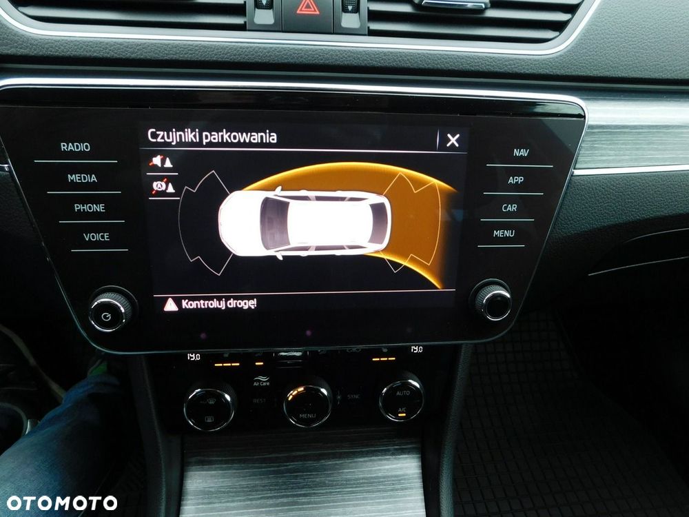 Skoda Superb 2.0 TDI Style DSG7 - 18