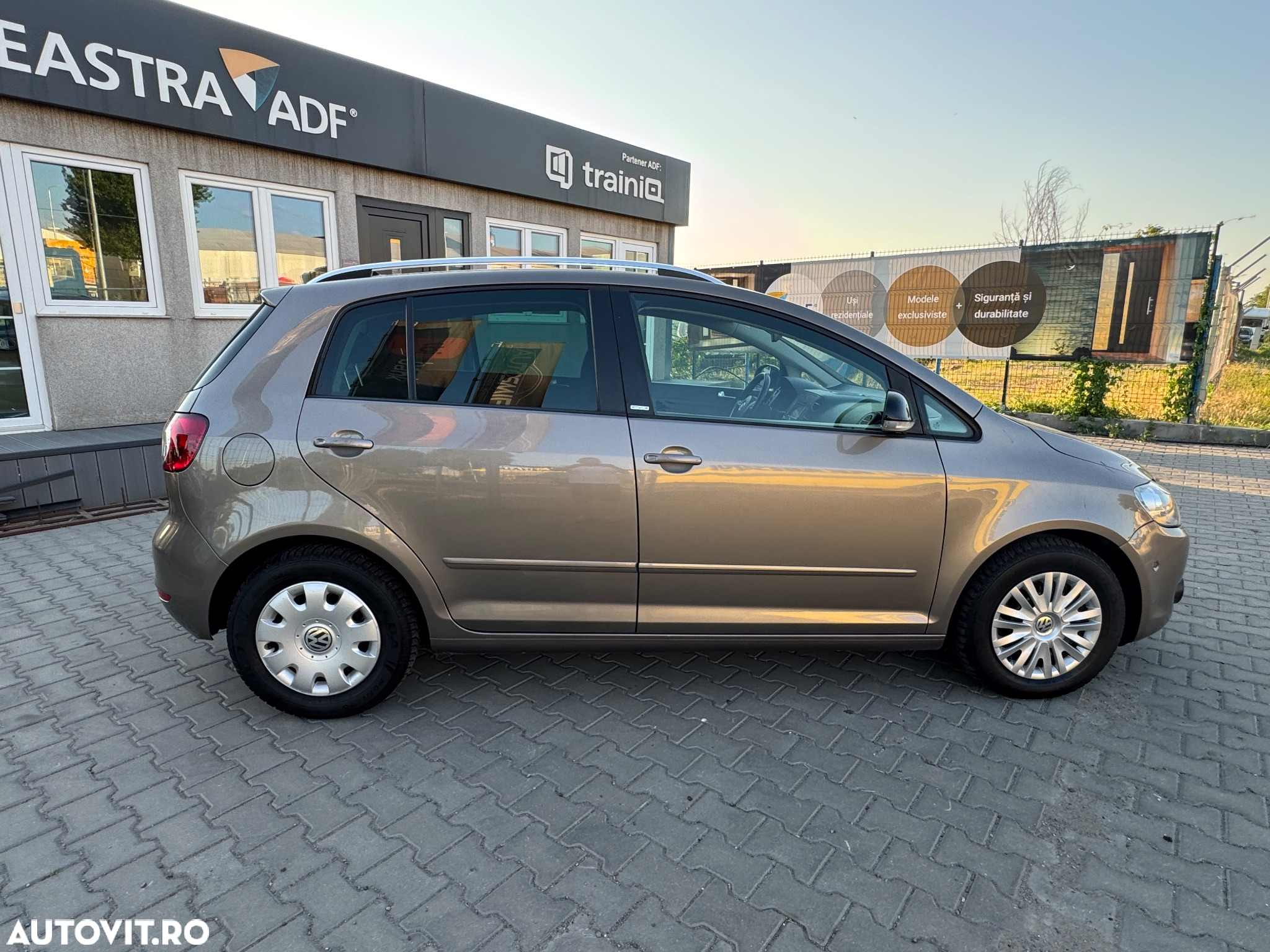 Volkswagen Golf 1.6 TDI DPF DSG MATCH - 20