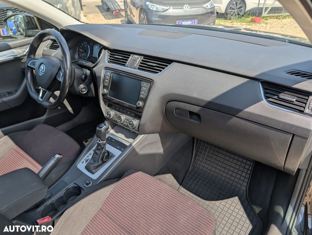Skoda Octavia 1.6 TDI DSG Style - 24