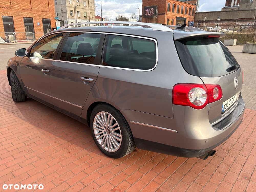 Volkswagen Passat - 11