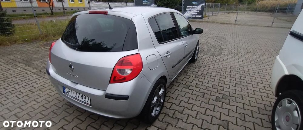 Renault Clio 1.2 16V Authentique - 4